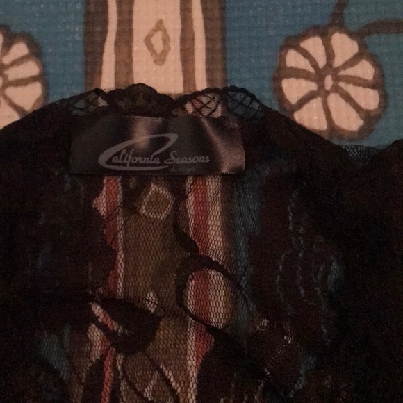 Brown lace top - Picture 2 of 3